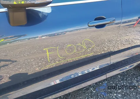 2021 Volvo Xc60 T5 Momentum z USA, uszkodzony, nr VIN YV4102RK9M1747792